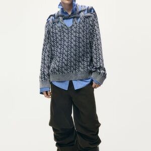 H&M Glenn Martens
CABLE-KNIT CUTOUT SWEATER s